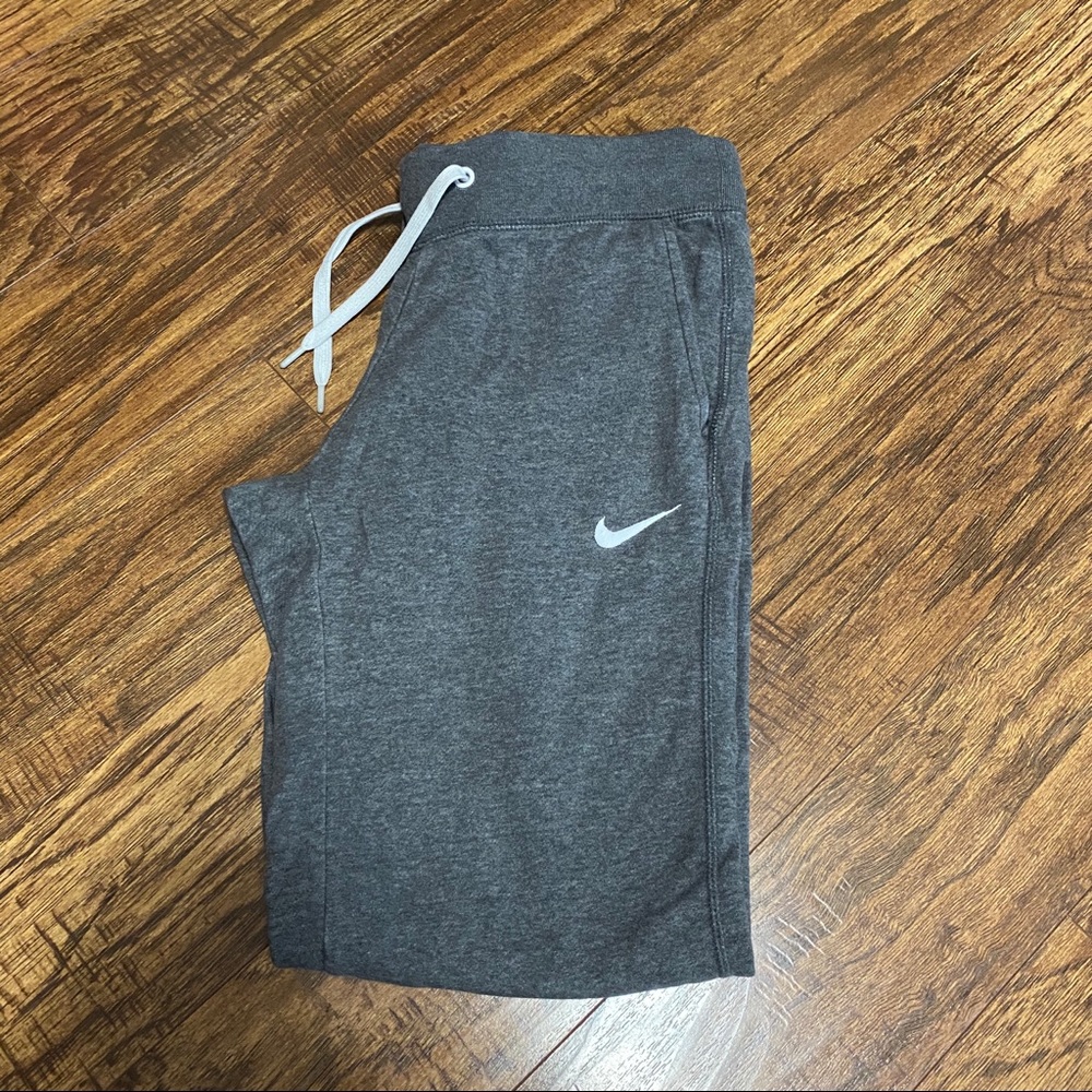 🌼 Nike Sweatpants 🌼